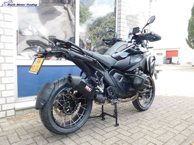 bmw - r-1300-gs-triple-black