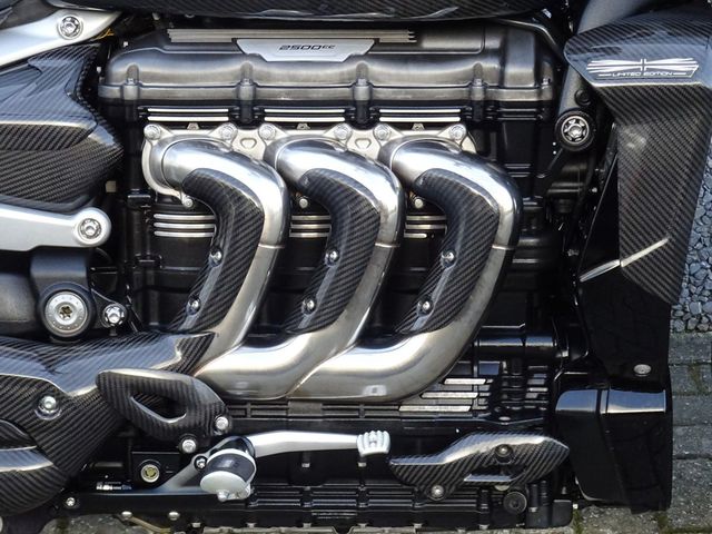 triumph - rocket-3-gt