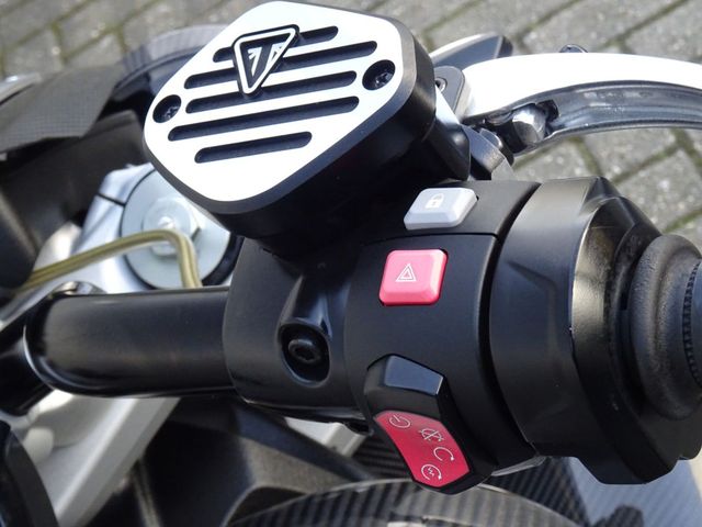 triumph - rocket-3-gt