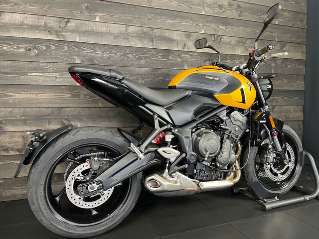 triumph - trident-660