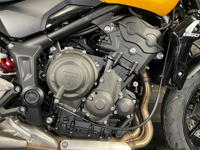 triumph - trident-660