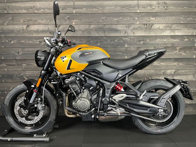 triumph - trident-660