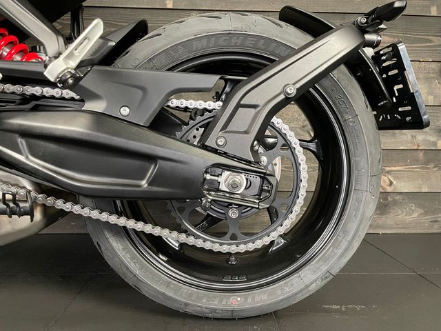 triumph - trident-660