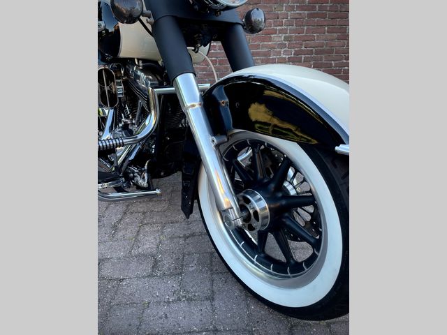 harley-davidson - heritage-classic