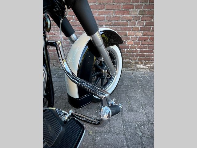harley-davidson - heritage-classic