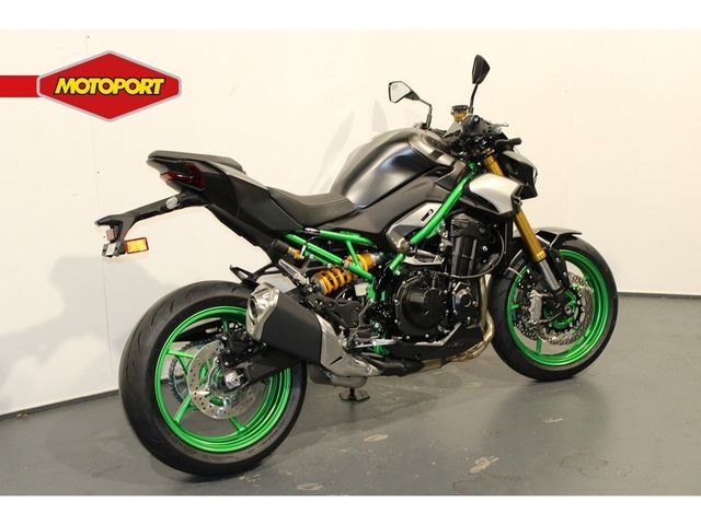 kawasaki - z900