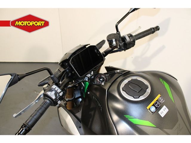 kawasaki - z900
