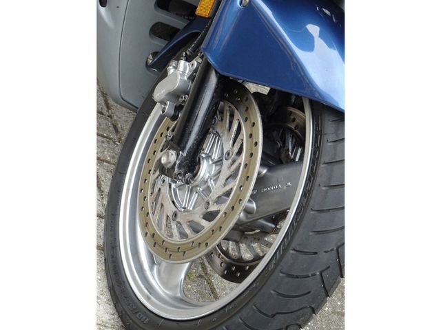 honda - st-1100-pan-european
