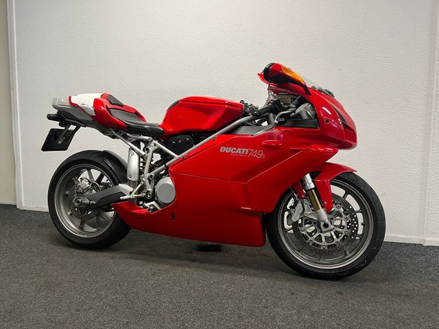 ducati - 749-s