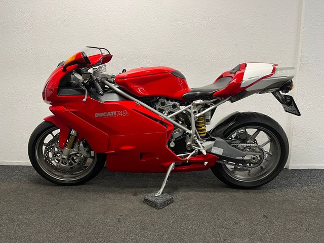 ducati - 749-s