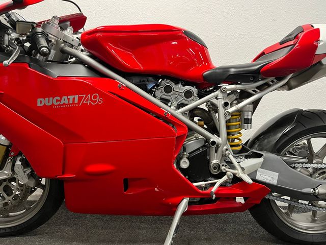 ducati - 749-s