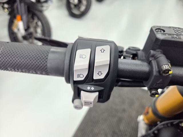 ducati - scrambler-1100-sport-pro