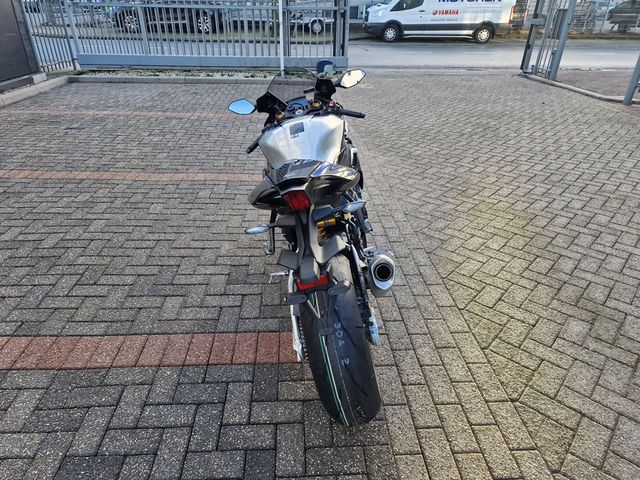 yamaha - yzf-r1m