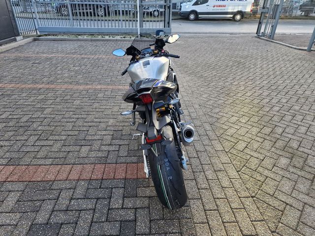 yamaha - yzf-r1m