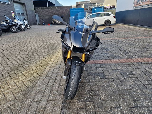 yamaha - yzf-r1m