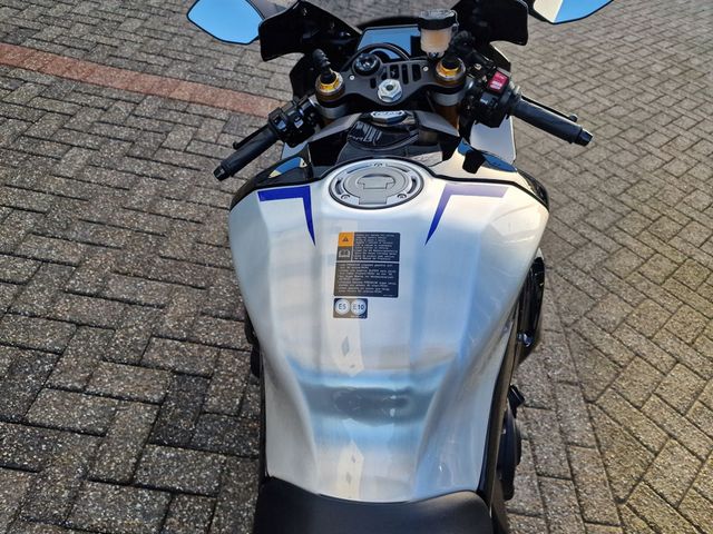 yamaha - yzf-r1m