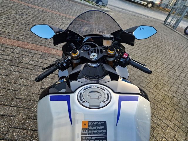 yamaha - yzf-r1m