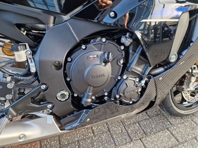 yamaha - yzf-r1m
