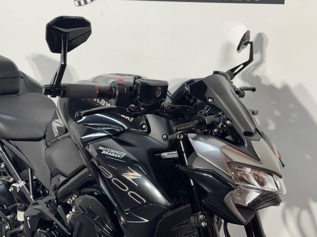 kawasaki - z900