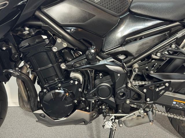 kawasaki - z900