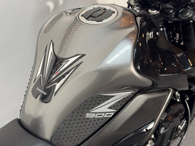 kawasaki - z900