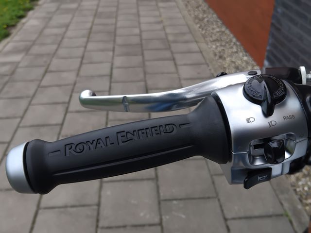 royal-enfield - super-meteor-650