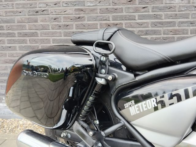 royal-enfield - super-meteor-650