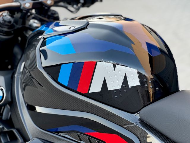 bmw - m-1000-r