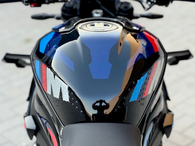 bmw - m-1000-r