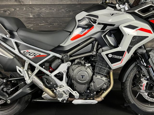 triumph - tiger-1200-gt