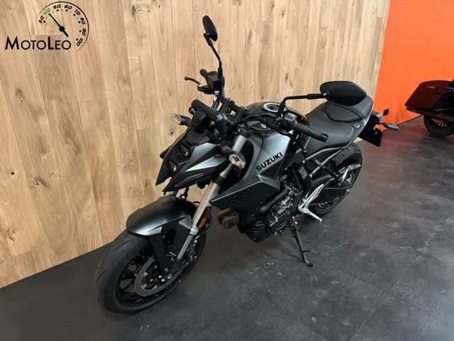 suzuki - gsx-8s