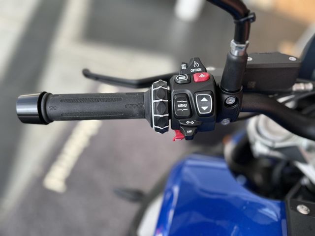 bmw - r-1300-r
