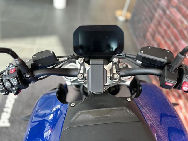 bmw - r-1300-r
