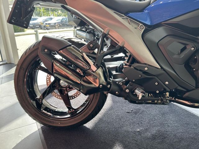 bmw - r-1300-r