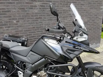 SUZUKI V-STROM 1050 – foto 3