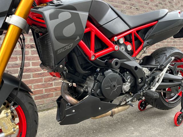 aprilia - dorsoduro-900