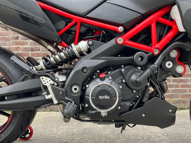 aprilia - dorsoduro-900