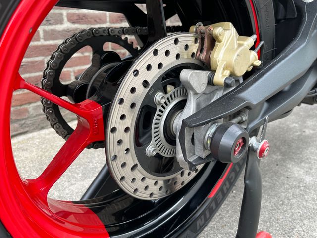 aprilia - dorsoduro-900