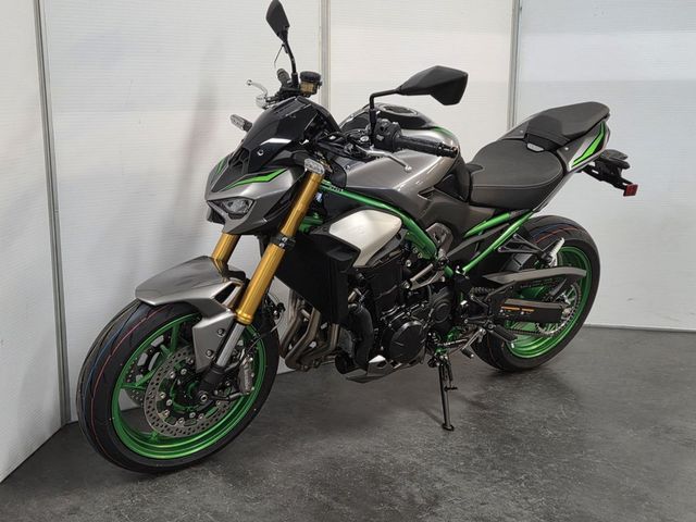 kawasaki - z900