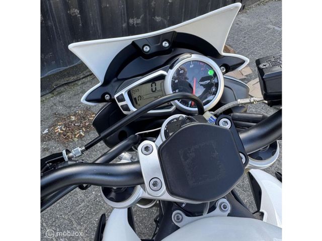 triumph - street-triple