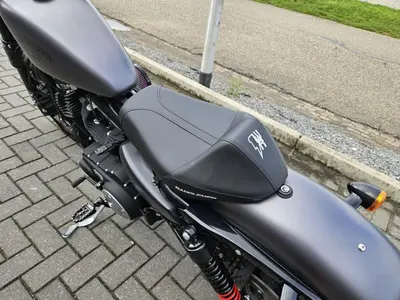 HARLEY-DAVIDSON SPORTSTER IRON XL 883 N – foto 2
