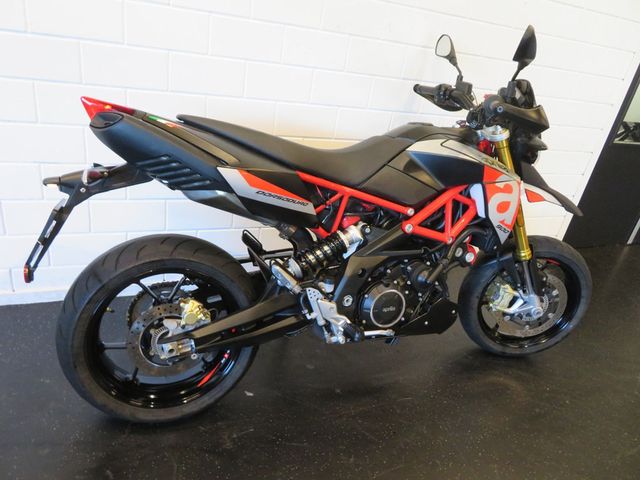 aprilia - dorsoduro-900
