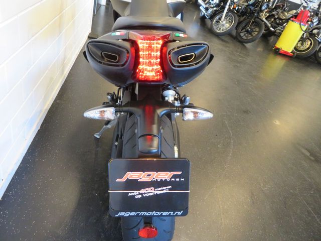 aprilia - dorsoduro-900