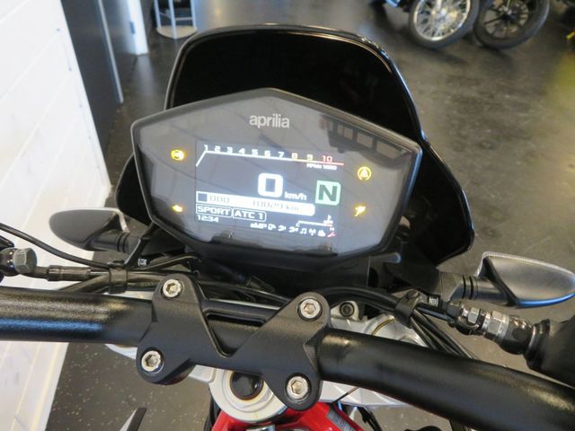 aprilia - dorsoduro-900
