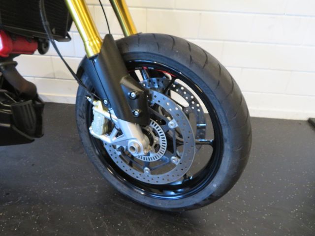 aprilia - dorsoduro-900