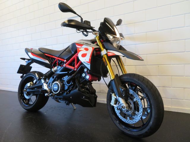 aprilia - dorsoduro-900