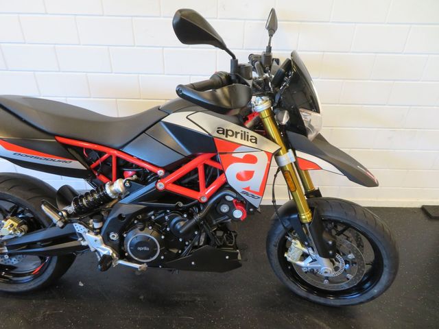 aprilia - dorsoduro-900