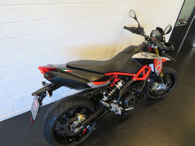 aprilia - dorsoduro-900