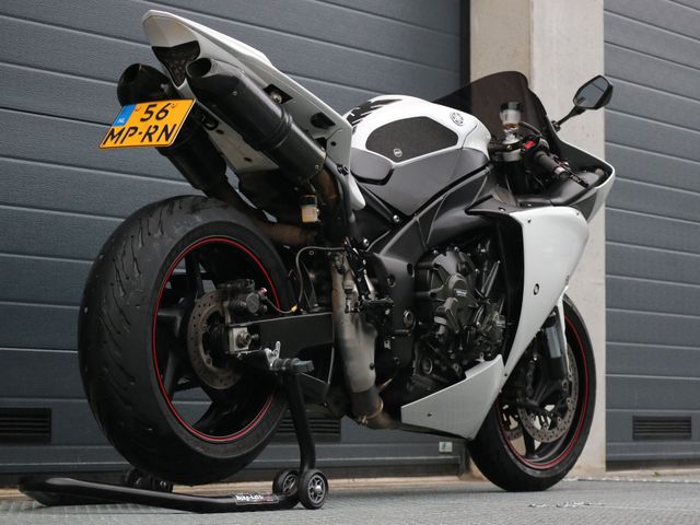 yamaha - yzf-r1