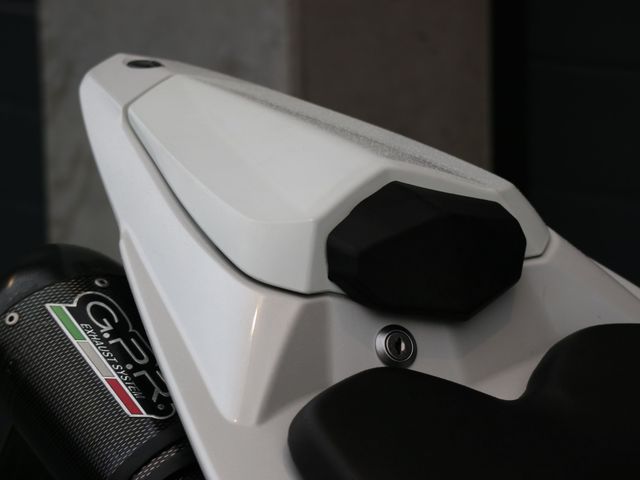 yamaha - yzf-r1